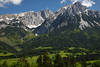 Tuxeck Alme Foto Wilder-Kaiser Berge Felsspitze Landschaft Panorama ber grne Wiesen Wlder