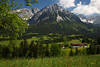 Bauernhof-Idyll Wilder-Kaiser Foto Alme Grnwiese Landschaft Bild unter Bergspitze Tuxeck