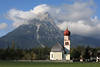 Hohe Munde Berggipfel Foto aus Tirol ber Leutascher Talwiese thronend, Pferdepaar auf Weide