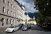 004789_ Dolomitenstadt Lienz Bozenerplatz Verkehrsbild Kirche-Alpenblick