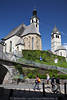 Kirchl St. Andreas Doppeltrme Hochtreppe Foto Kitzbhel Strasse Touristen Himmelblick
